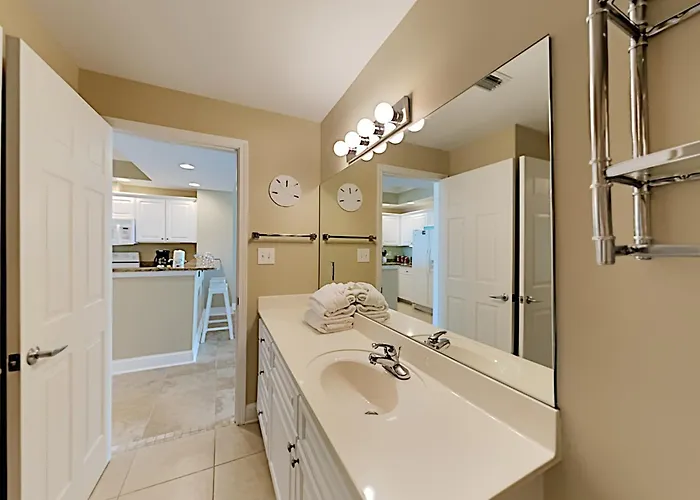 Crystal Shores #602 Apartment *